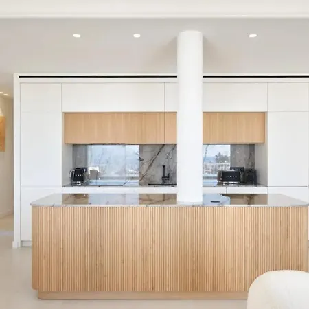 Апартаменты Ref 2028 Croisette - Superb With Panoramic Sea View For Rent *