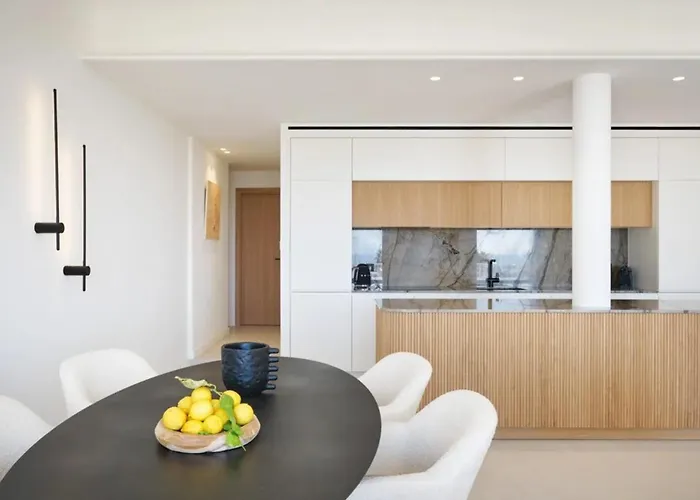 Apartment Ref 2028 Croisette - Superb With Panoramic Sea View For Rent *