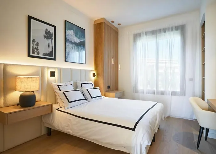 Ref 2028 Croisette - Superb With Panoramic Sea View For Rent