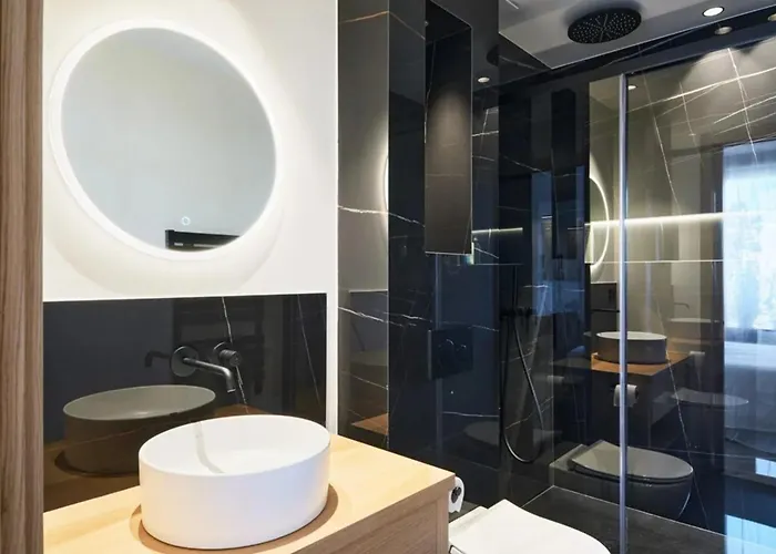 Ref 2028 Croisette - Superb With Panoramic Sea View For Rent Apartment Cannes