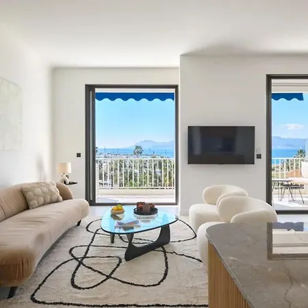 Ref 2028 Croisette - Superb With Panoramic Sea View For Rent Cannes